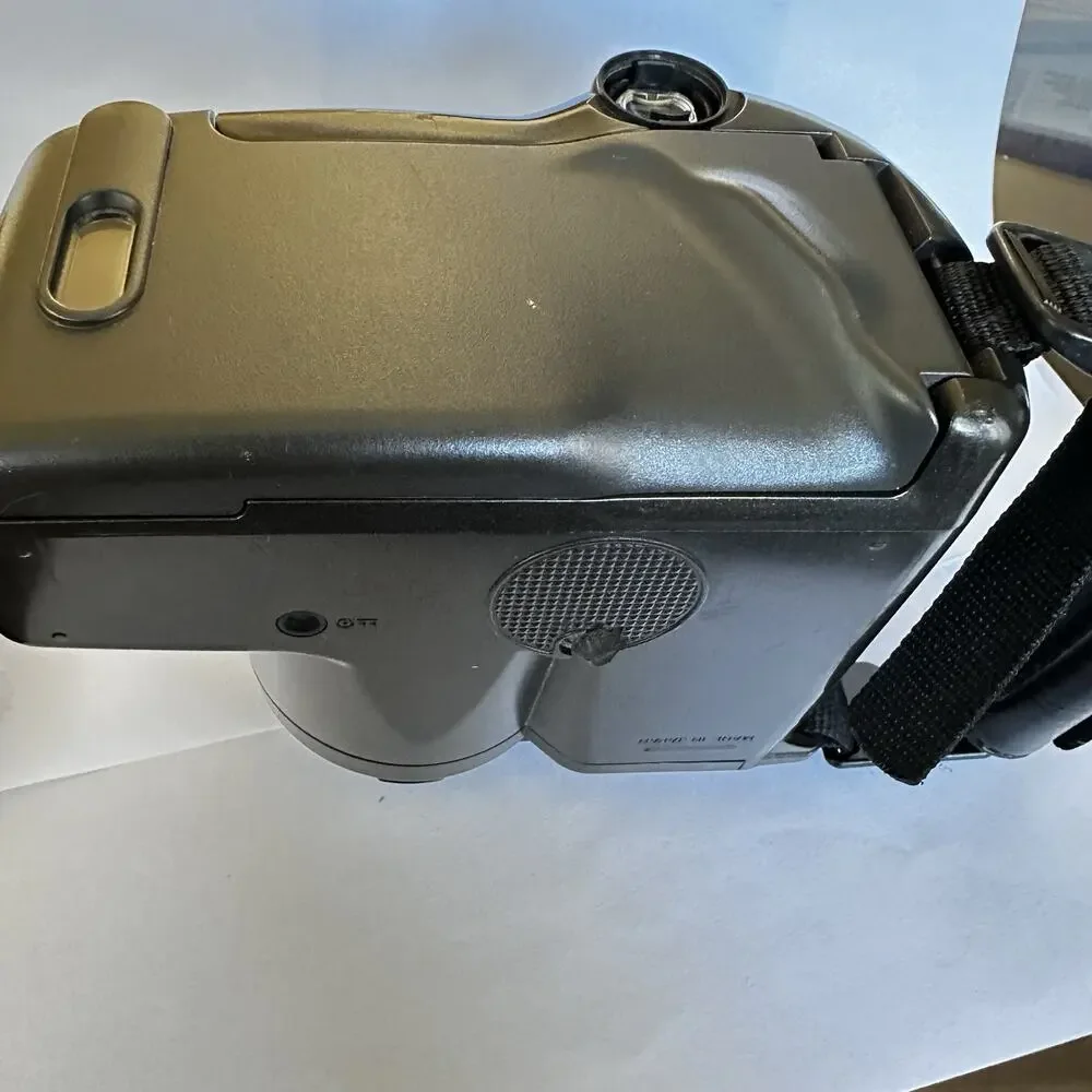 Vtg Olympus Infinity SuperZoom 330 AF Point & Shoot 35mm Film Camera Works